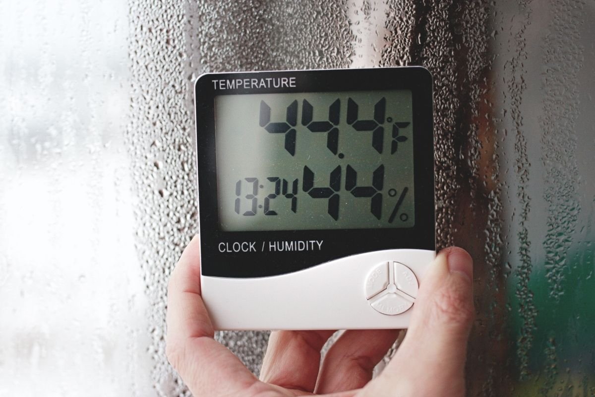 measuring humidity in a grow tent